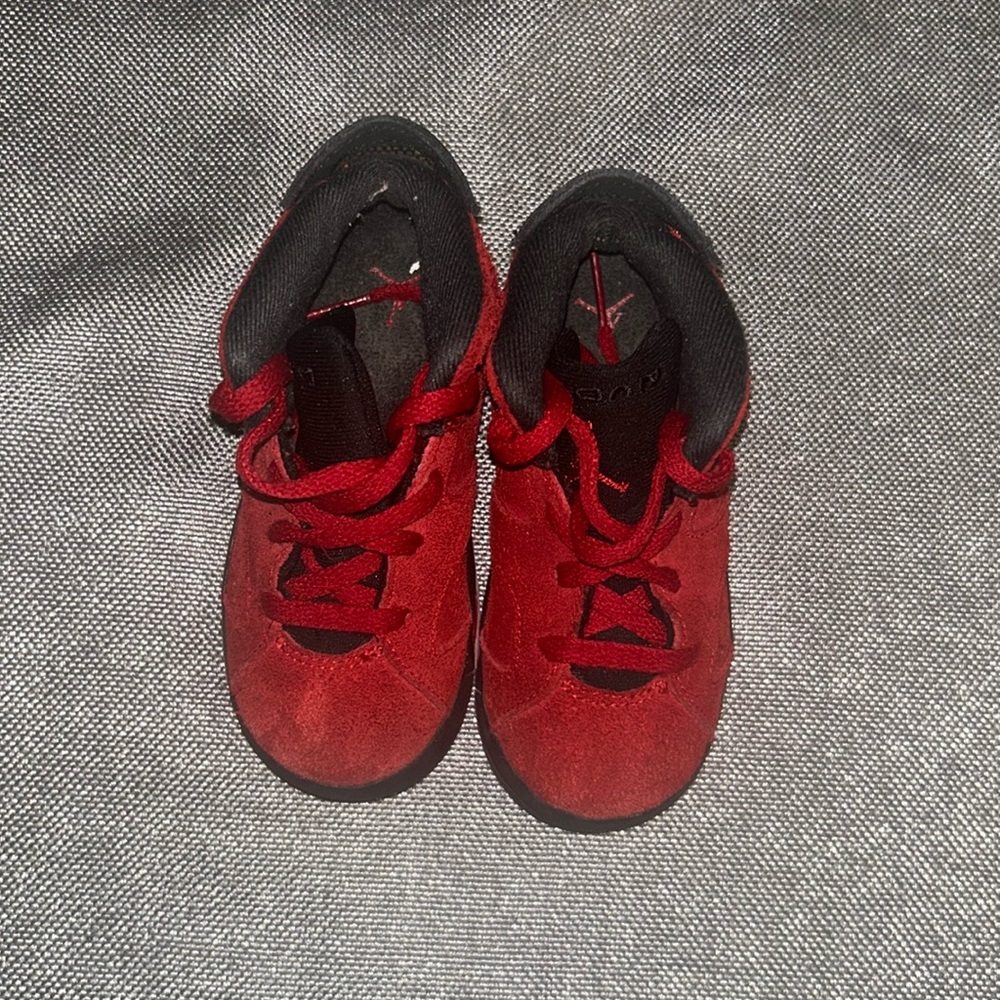 Toddler Jordan 6s Toro Bravo size 7c